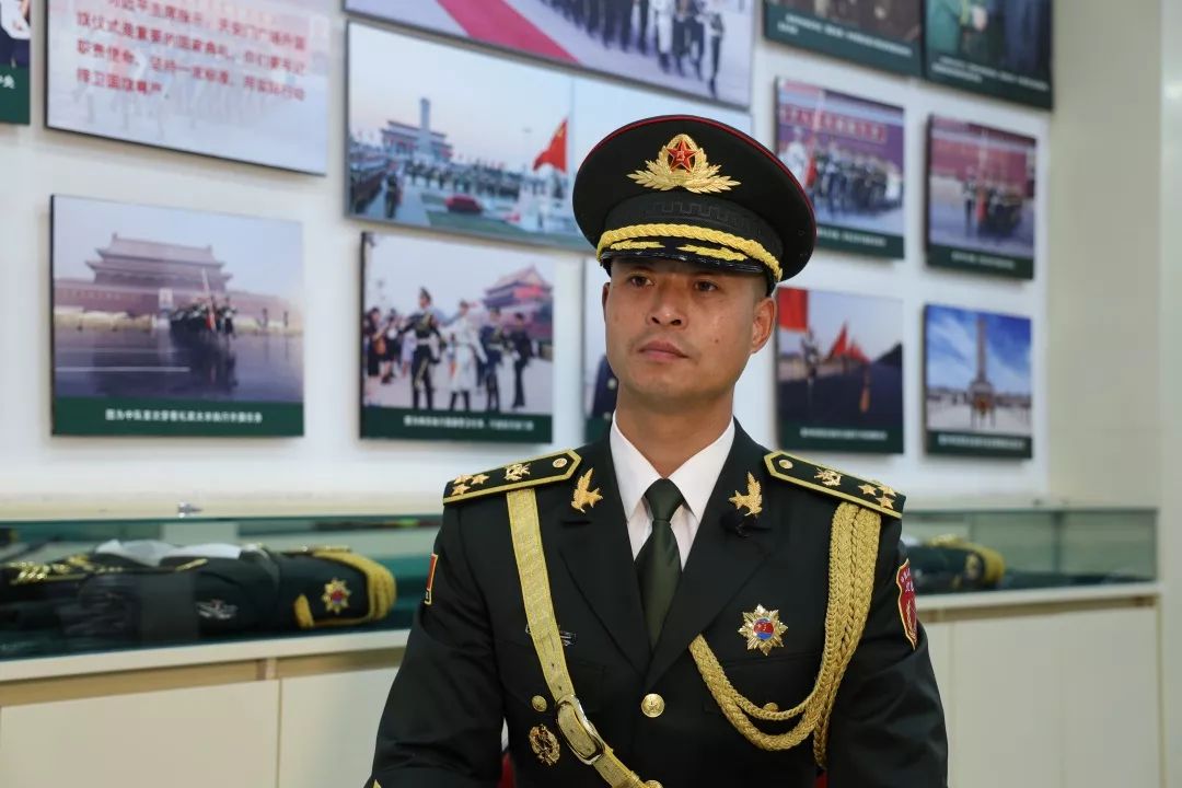 强军精武河南兵杜林用生命护卫五星红旗