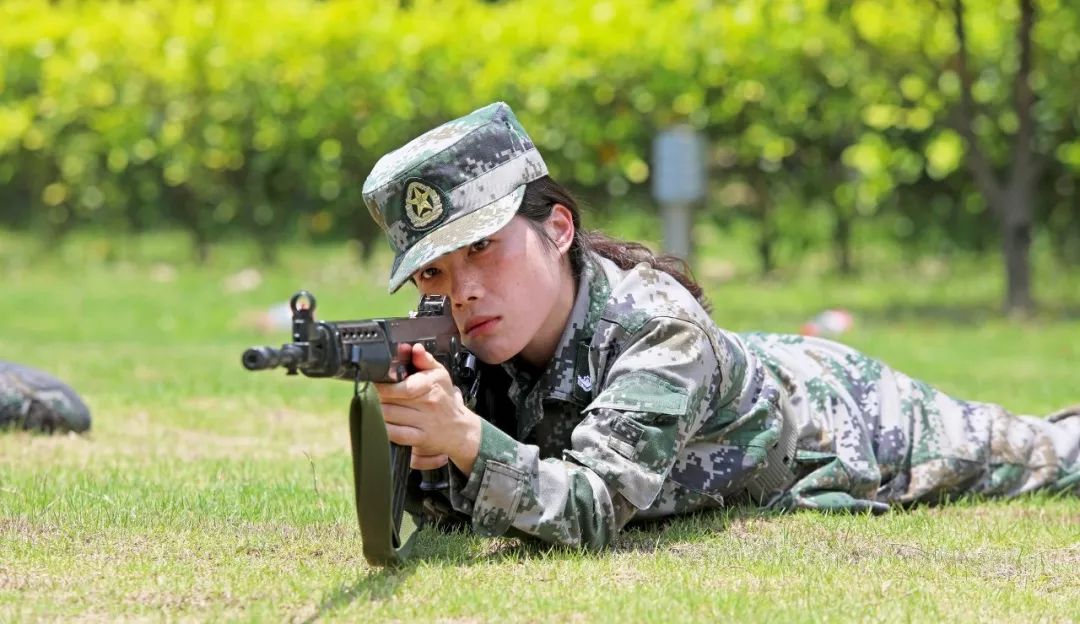 一个比一个厉害!_炮台