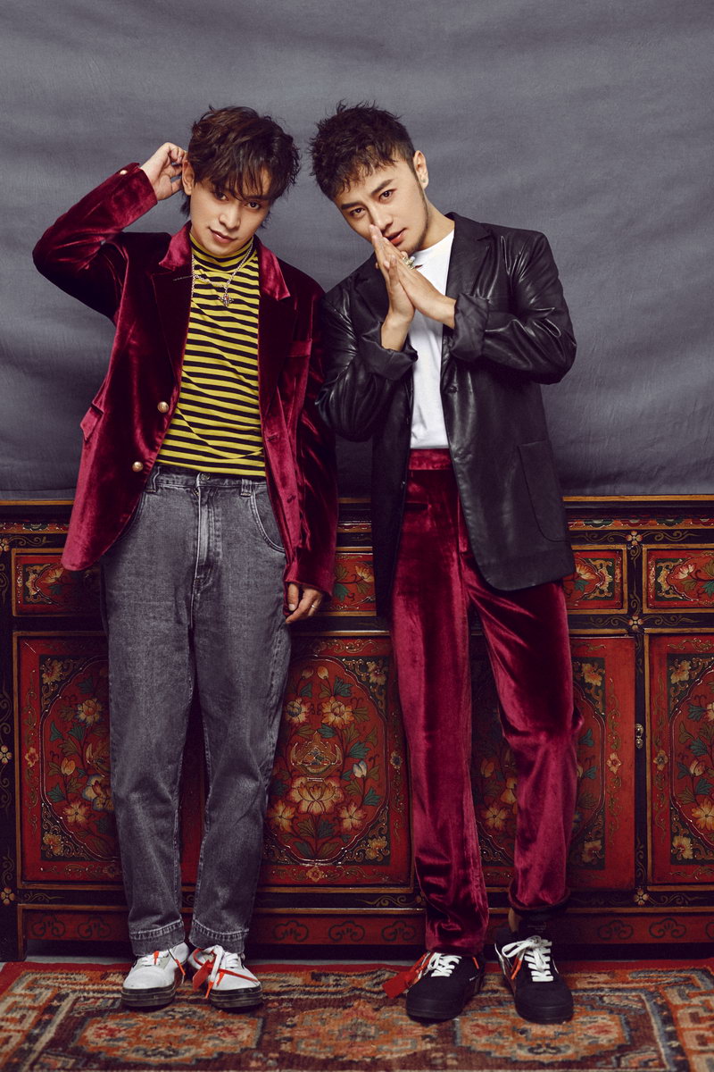 流行组合anu藏区实景拍摄 时尚和民族完美结合