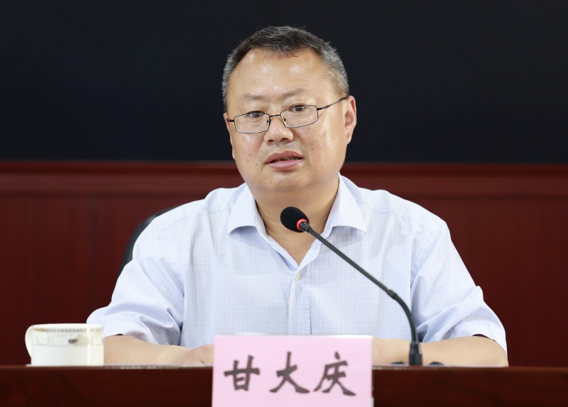 最后,市城管局党组书记,局长甘表示:一是抓紧落实,立即组织召开会议