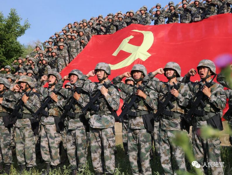 军人的样子哪一种最打动你