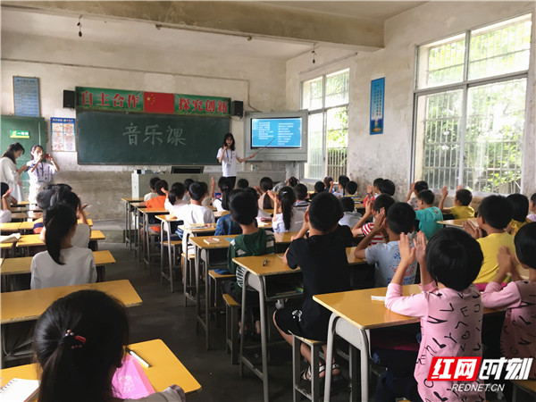 汝城县大坪镇:公益助学行动点亮大山深处"学子梦"