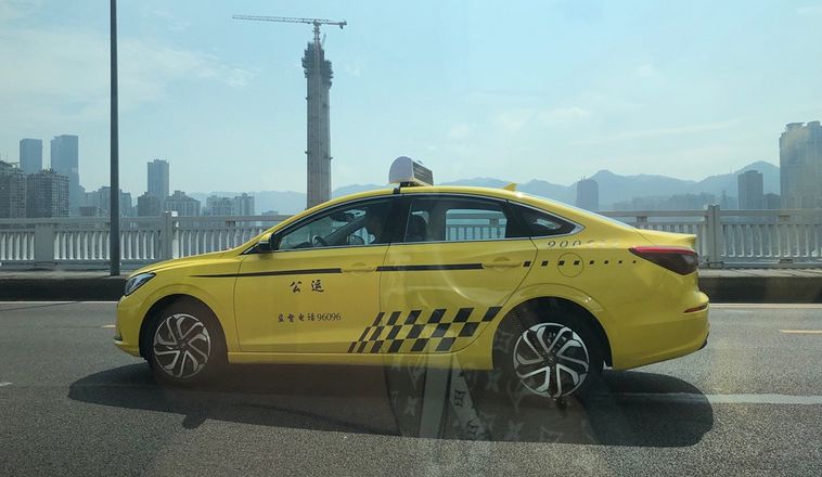 重庆200辆新能源出租车今起上路确定陡坡爬得上去