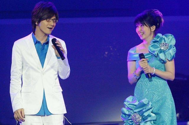 "玉女歌手"周慧敏被拒,27年前旧照被他嫌花瓶,常被误认林志炫_林隆璇