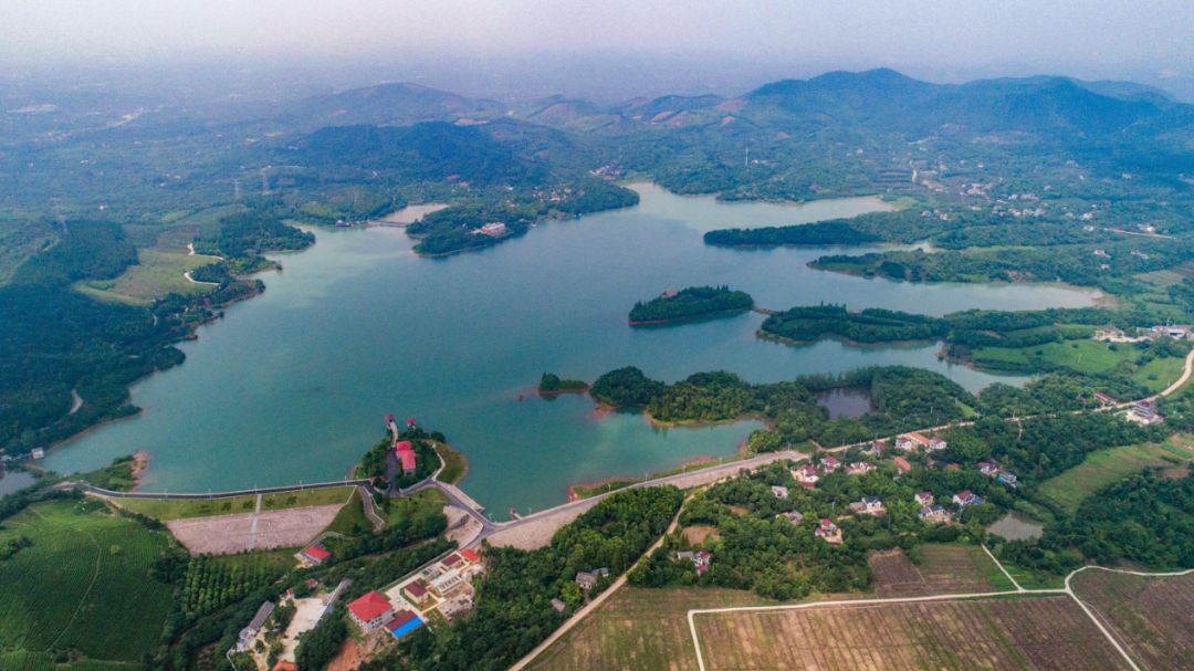 泗安镇二界岭村▲泗安镇罗家地村 王晋炎/摄▲泗安镇东村村▲虹星桥