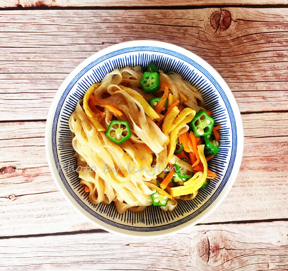 简单好吃的凉拌鱼面10分钟搞掂夏天续命必备