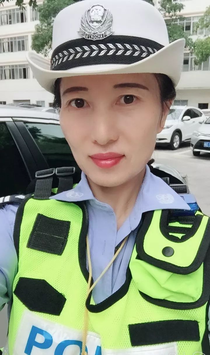 在北海警营里有这么一群人他们脱下军装换上警服从橄榄绿到国际蓝改变