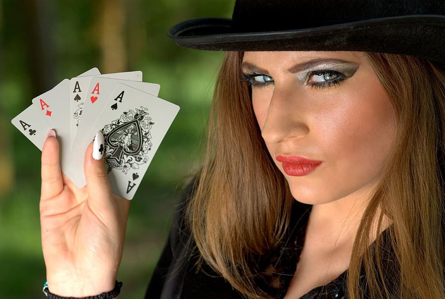 原创四川攀枝花女子沉迷网络赌博,翻本心切,借来千万钱财沦为赌资