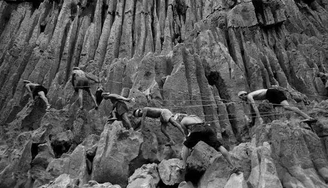 重庆老照片今昔差距如此之大日本人轰炸也抹不去的红岩精魂