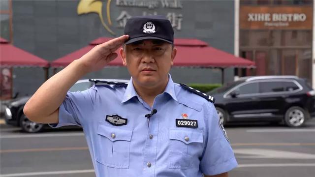 从橄榄绿到警服蓝我们初心不改斗志续燃