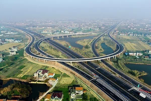 南通人为何迫切期待造桥修铁路建机场