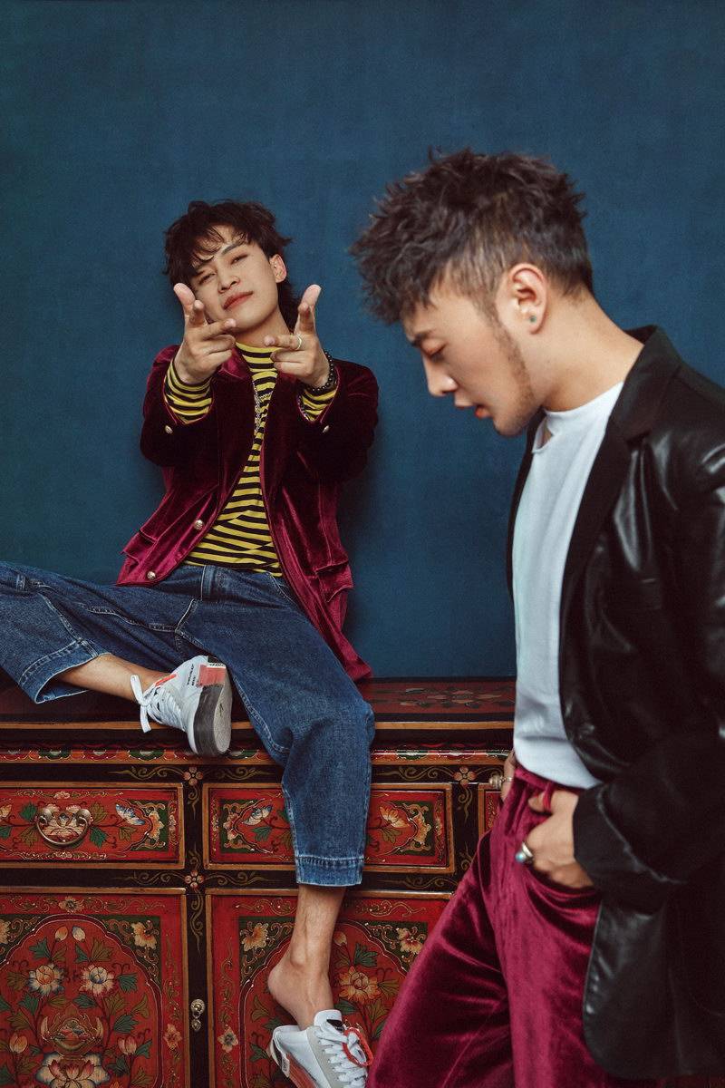 流行组合anu藏区实景拍摄 时尚和民族完美结合