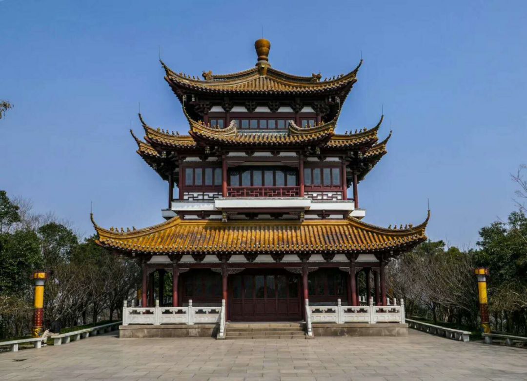 米芾生生世世与镇江结下了不解之缘黄鹤山米芾墓,杨宪华/摄3《避暑录