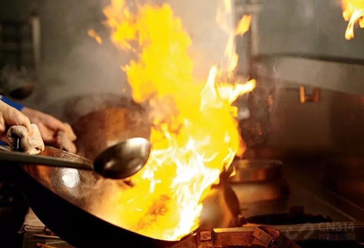 猛火爆炒最美味但油烟的危害你认真考虑过吗