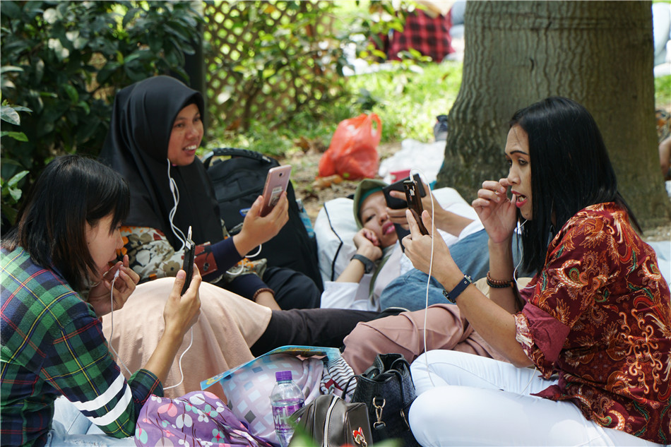 原创香港:维多利亚公园,周末成群结队的菲佣们