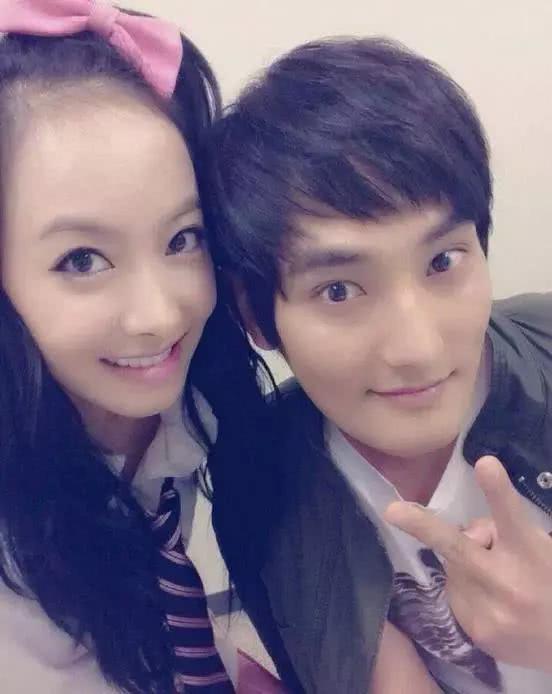 安七炫公开恋情?两人镜头前甜蜜亲吻,他曾多次告白宋茜_朴志胤