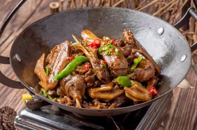 (无套路,每桌限吃一锅,不打包)特色菜"招牌铁锅鸭"一锅100%免费堂食两