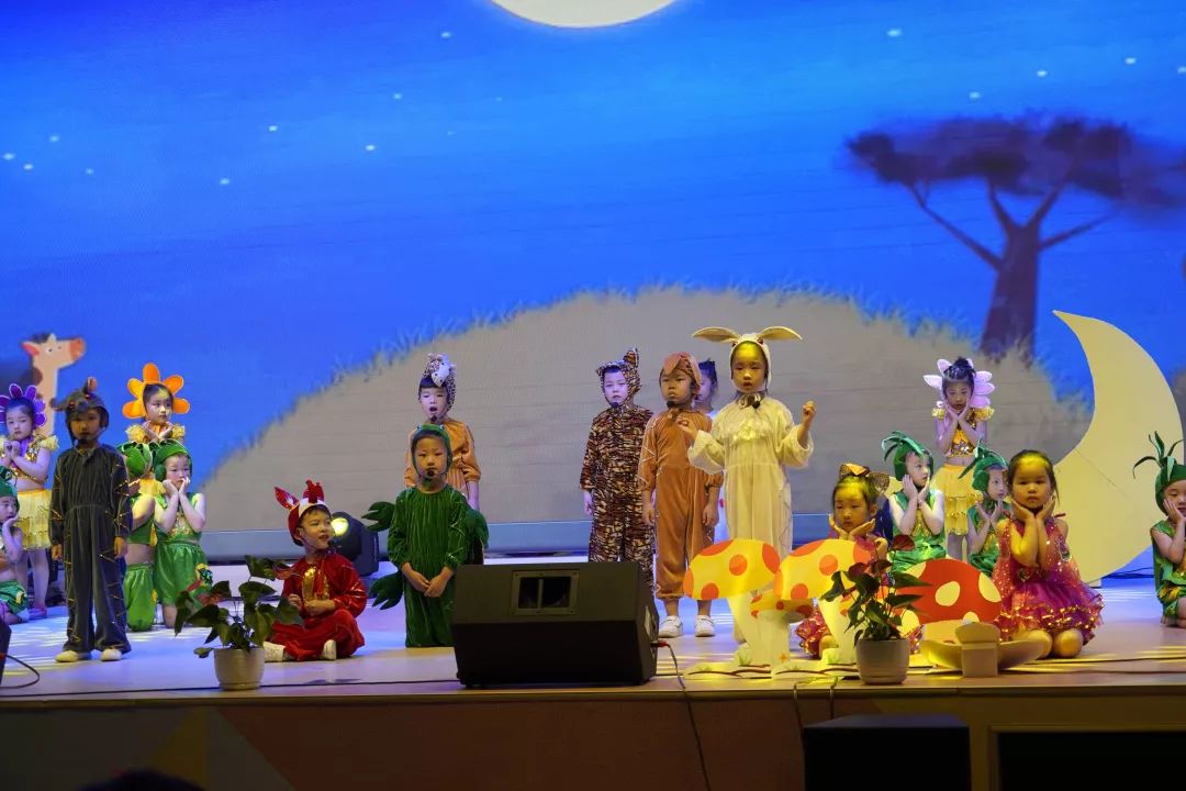 亚桥幼儿园| "童心飞扬 放飞梦想"幼儿童话剧展演节目"投票啦"!_表演