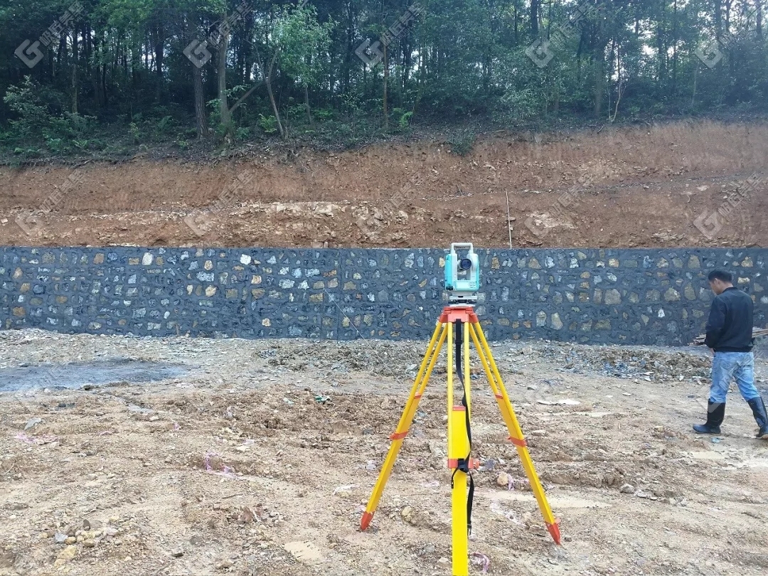 所擁有的宅基地形狀和地勢,進行規劃一下房屋的朝向和房間的功能分區