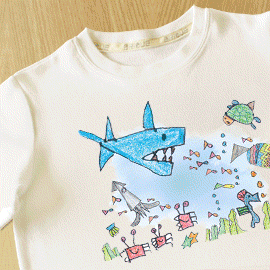 在夏日的清风里穿上自己的彩绘t恤幸福随之而来