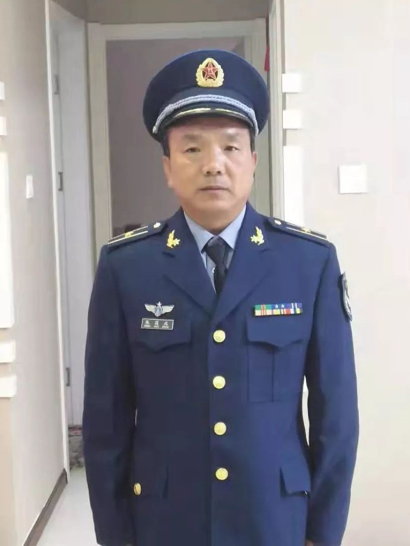 2019空军地勤服装图片图片