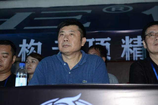 云顶精英会上台致辞云顶精英会创始人黄永航先生代表本次比赛的