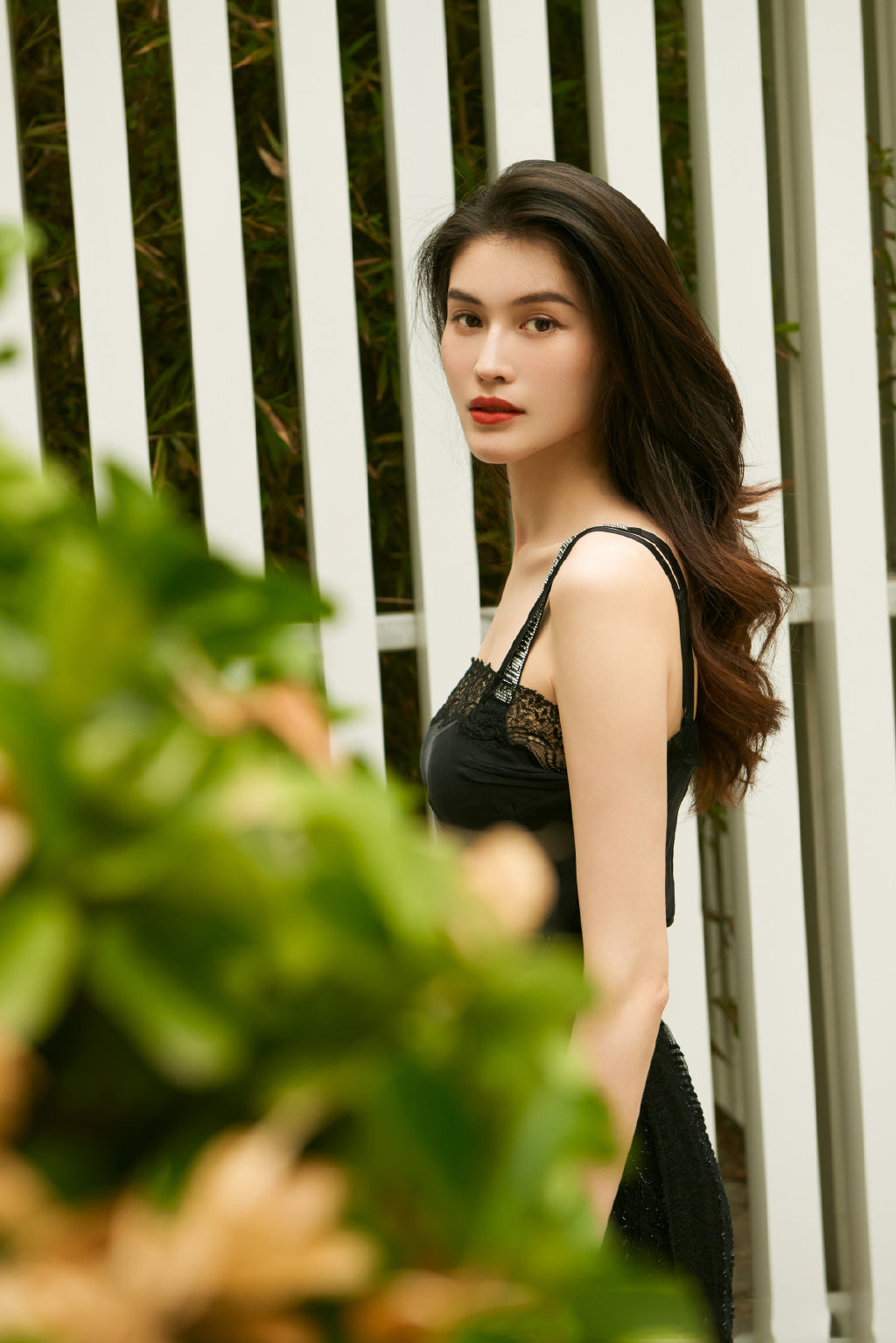 2019维密秀取消也挡不住超模秀身材的心何穗简约穿搭身材大好