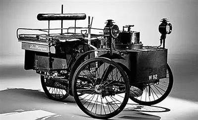 1680年,英国著名科学家牛顿设想了喷气式汽车的方案,但未能制成实物.