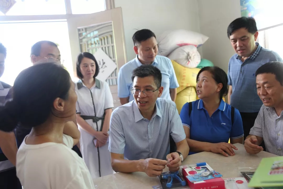 主办的江西省2019年健康促进助力脱贫攻坚主题宣传活动在横峰县启动