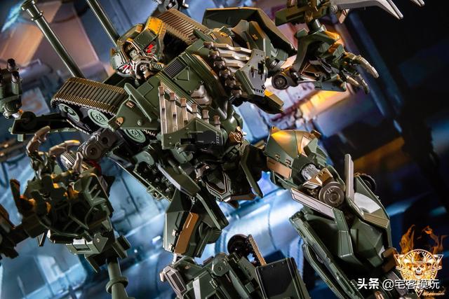 模玩秀变形金刚第三方黑曼巴吵闹