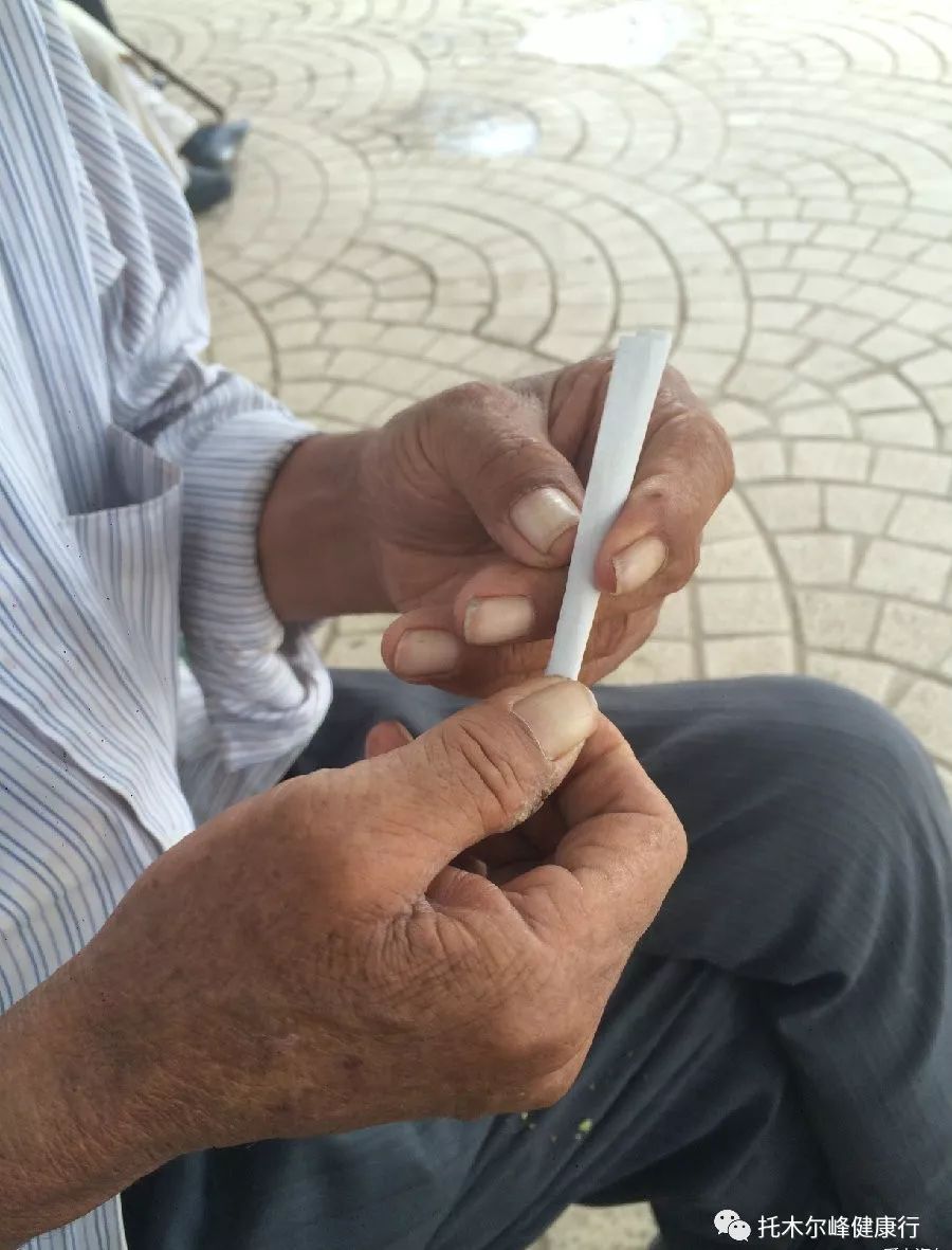 莫合烟的燃情岁月,只有新疆人能懂