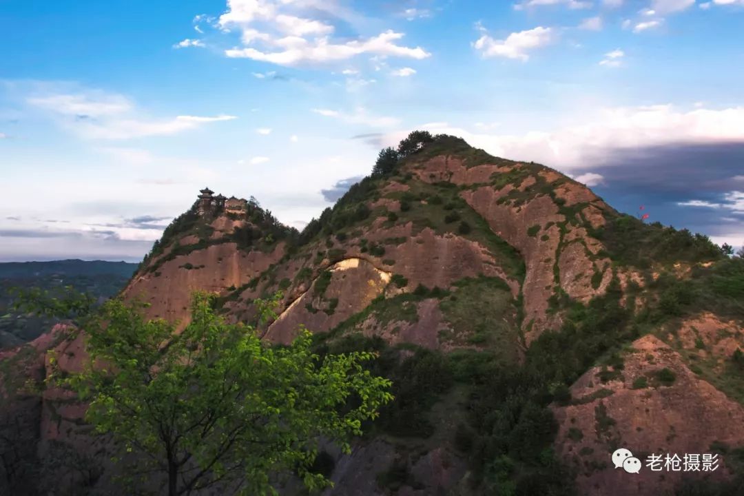 天一嶺判陰陽拔地三峰呈太極趙教授仰問玄天都與乞巧的傳說有關桑樹灣