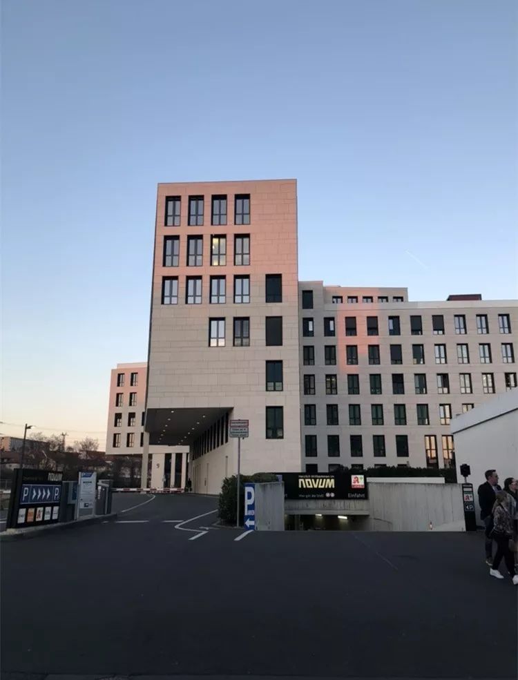 lippe hospital:汉诺威医学院的附属教学医院,是德国最大的地区医院之