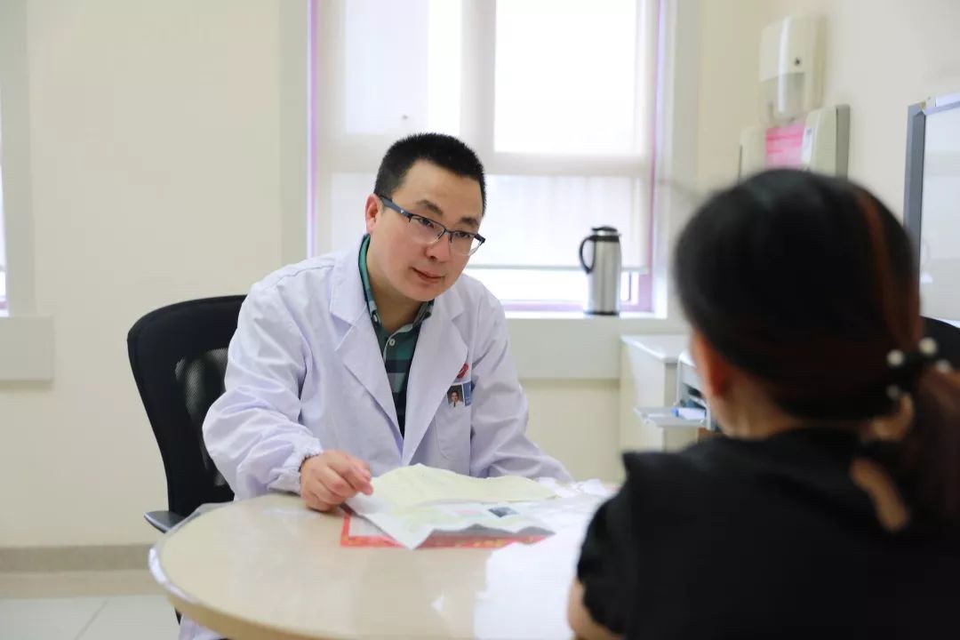 看病科普样样强网红医生孙强坐诊市妇幼