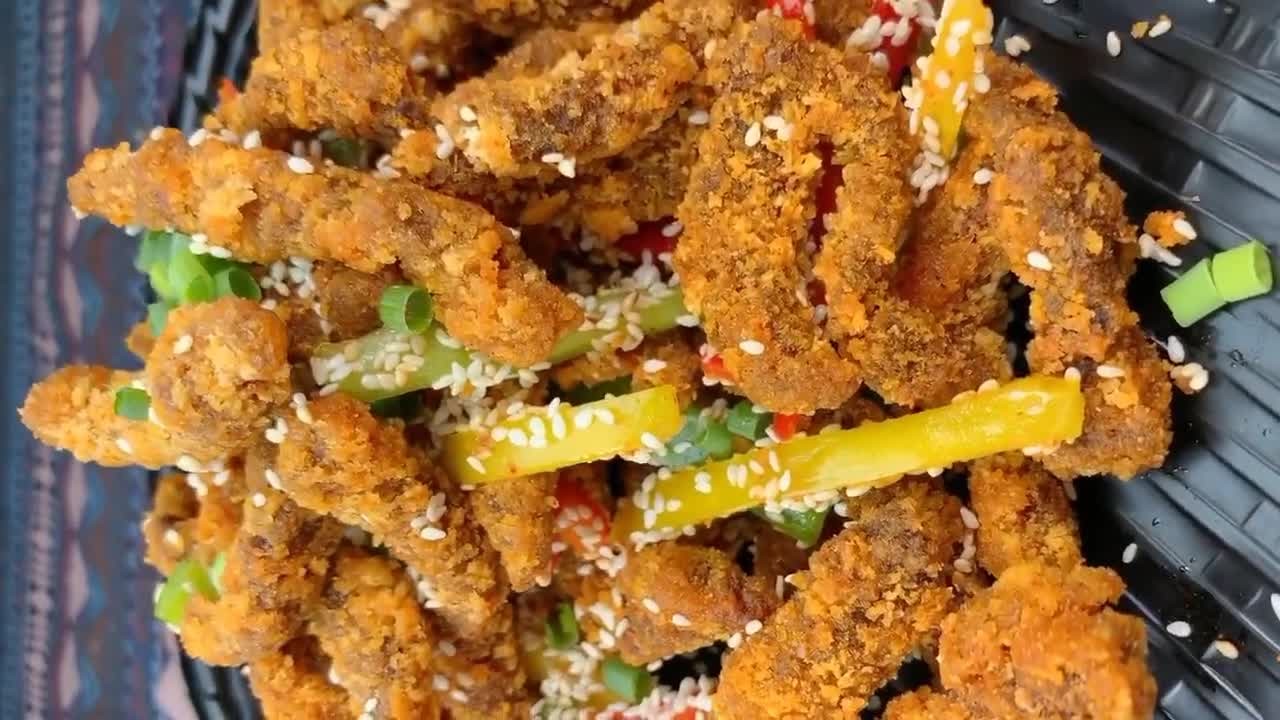 原创干煸牛肉条的做法口感外酥里嫩口味鲜香麻辣香辣酥脆吃着过瘾