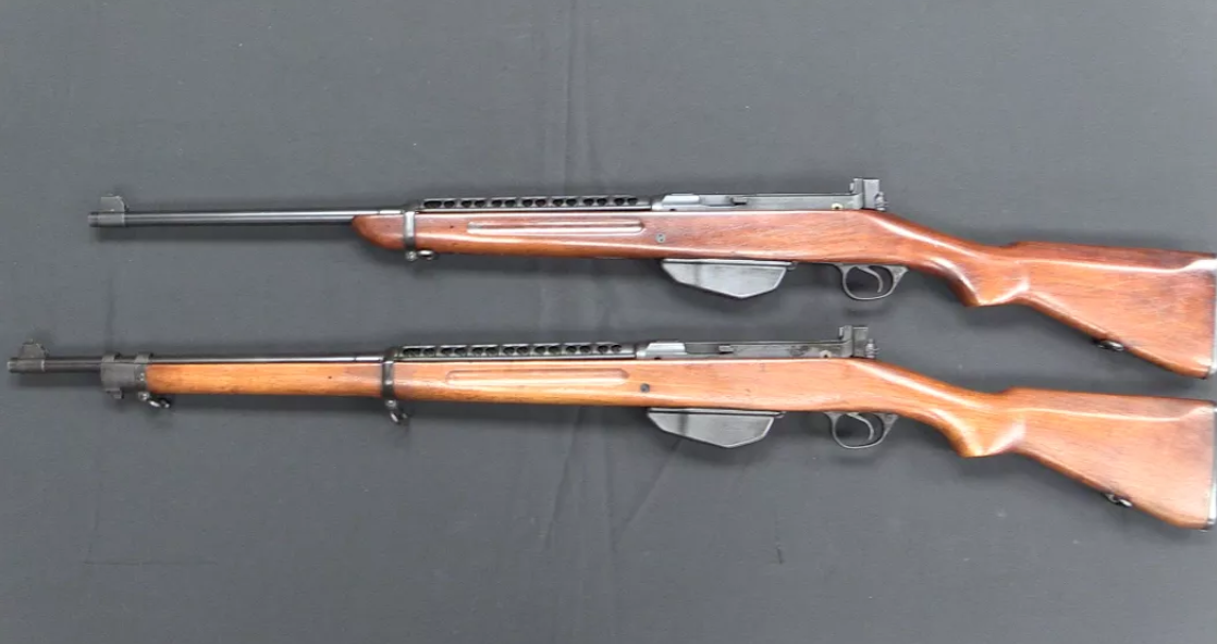 那支m1903試驗型就是春田m1903撤掉槍機,裝上一個轉換裝置之後就變成