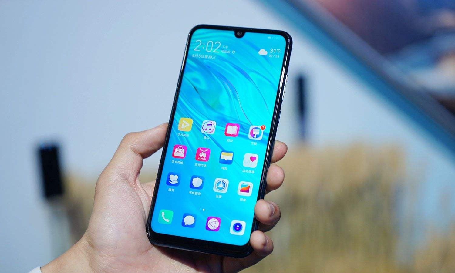 8月不建议入手的四款华为手机,我劝你还是别买了!_nova