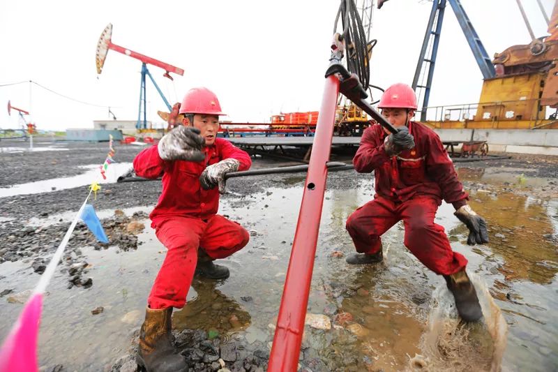 生产正常进行油罐管理,雨后抽水,作业生产等各项工作雨季生产信息反馈