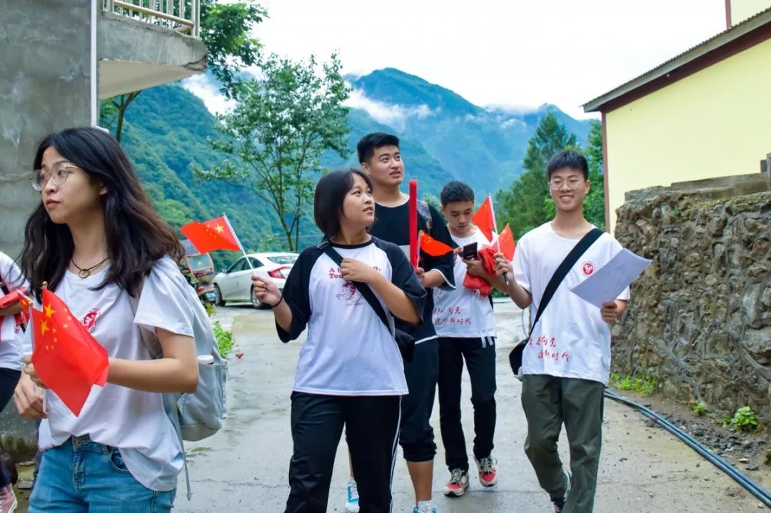 三下乡大学生讲习所走进天元乡宣讲调研助力扶贫