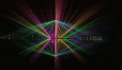 身临仙境第一湾赏姹紫嫣红,听动感音乐第一湾烟花四溅,耀舞疯狂第一湾