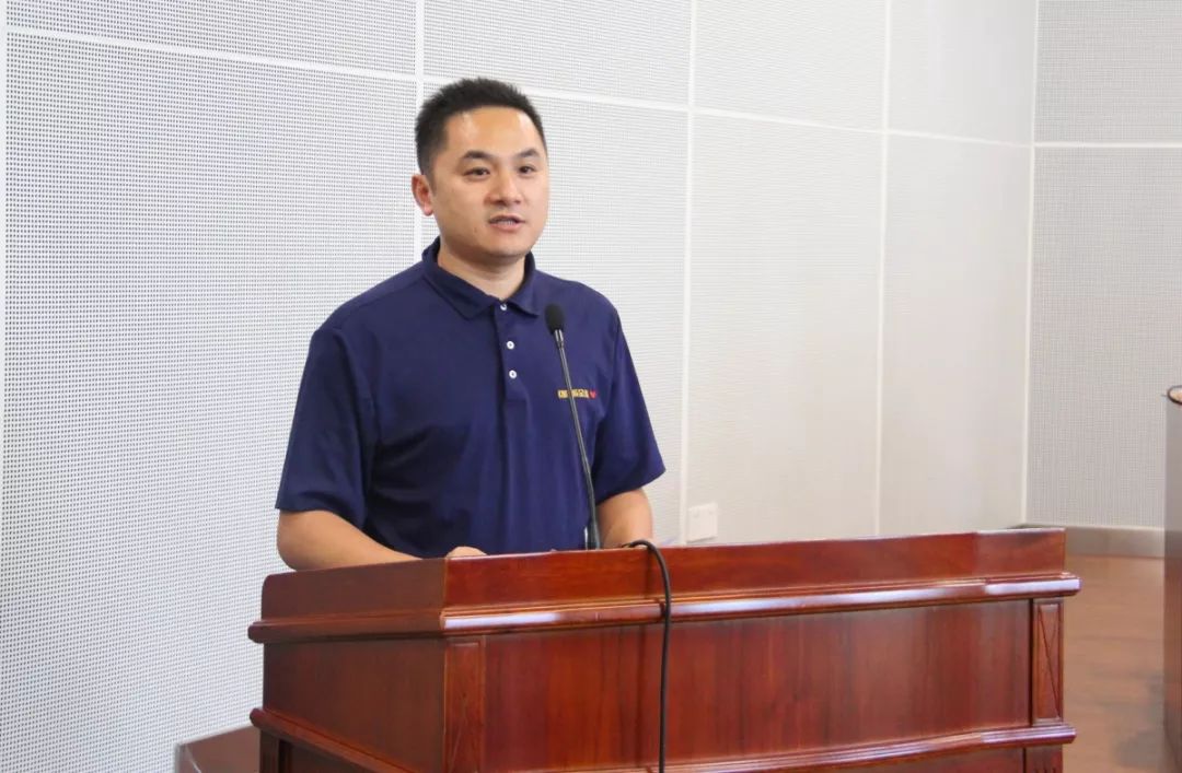 启动仪式上,浙江潘栋民公益基金会发起人,金昌集团董事长,总裁潘栋民