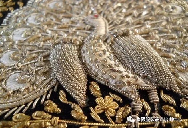 衣服上的繁华——欧洲巴洛克时期刺绣_图案