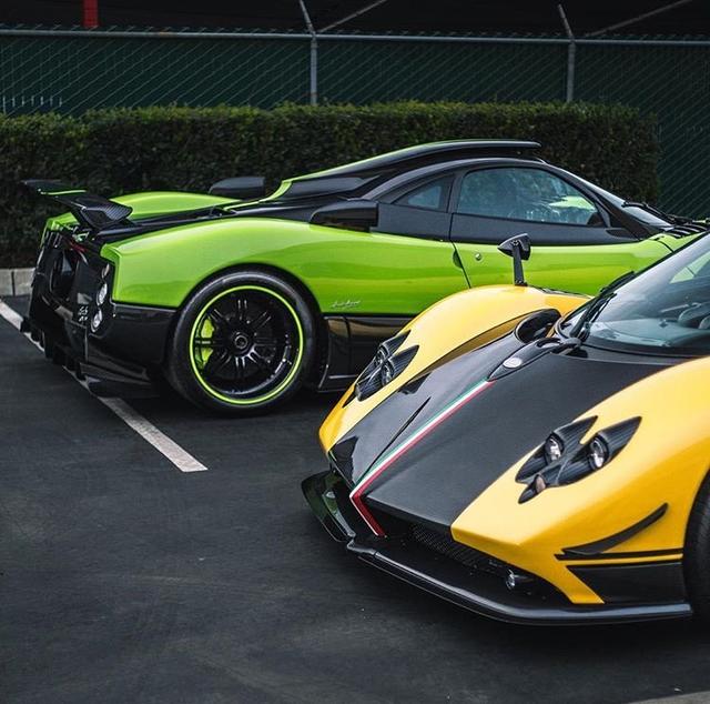 两辆清凉配色的帕加尼zonda,漂亮!