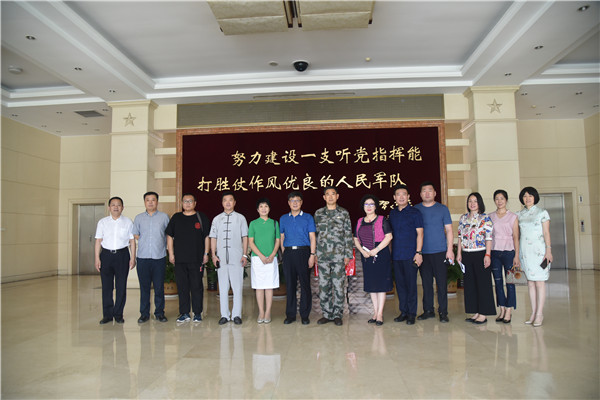 河北唐山厨兴源大酒店董事长温建国参加八一慰问活动