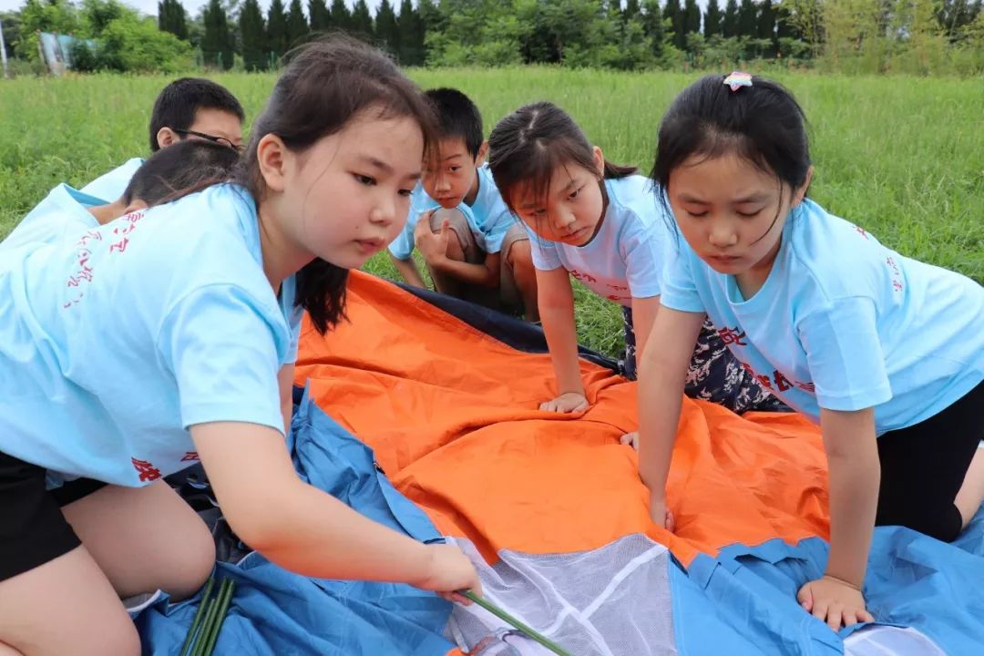 野外生存训练团队拓展游戏萌萌哒小厨师欢乐的篝火晚会