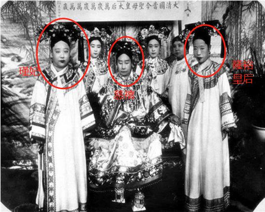 右一:隆裕皇后而与光绪帝两情相悦的珍妃也不是凭借美貌入宫的,珍妃与