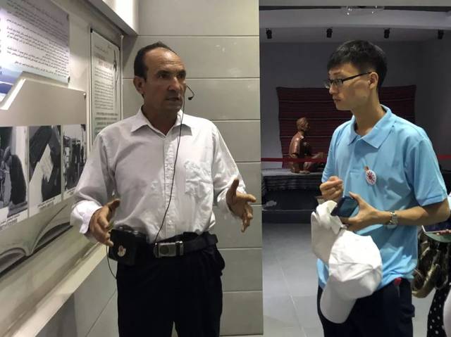 在"最美村官"刘国忠民族团结教育基地,倾听村民口中的好书记,参观事迹