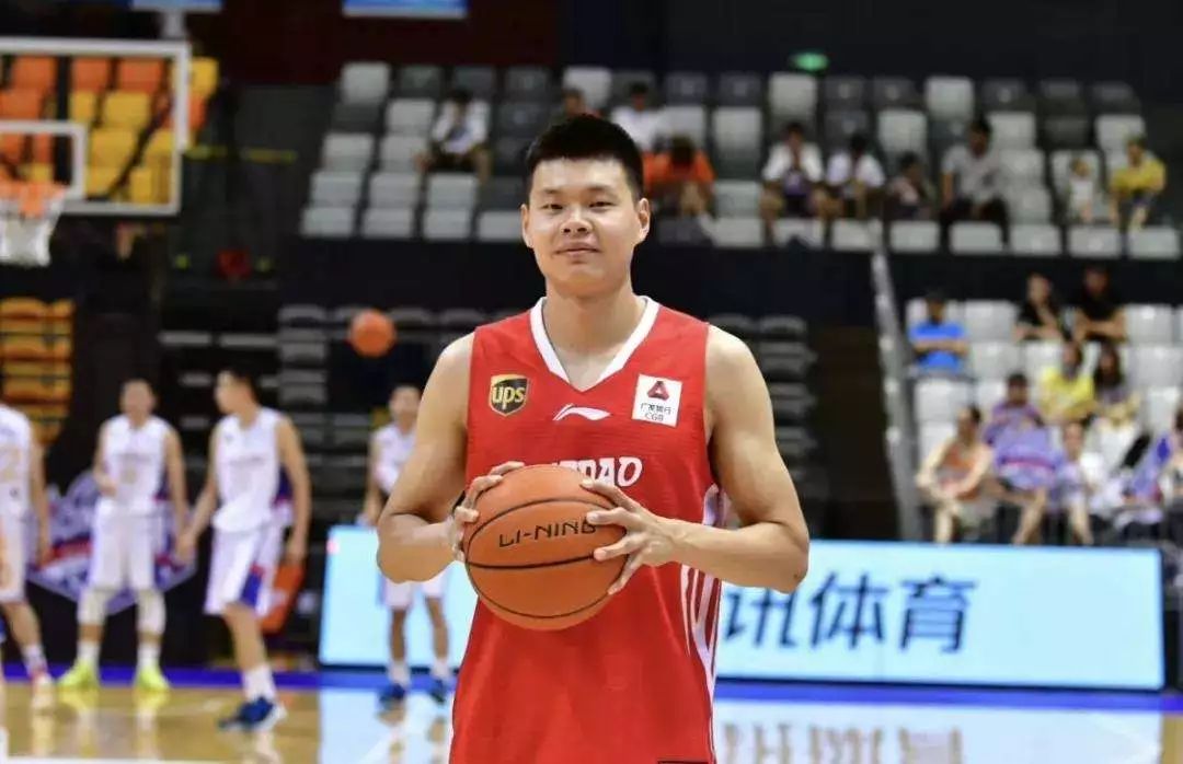 cba-大鹏,请展翅高飞 国信双星篮球俱乐部官宣赵大鹏加盟