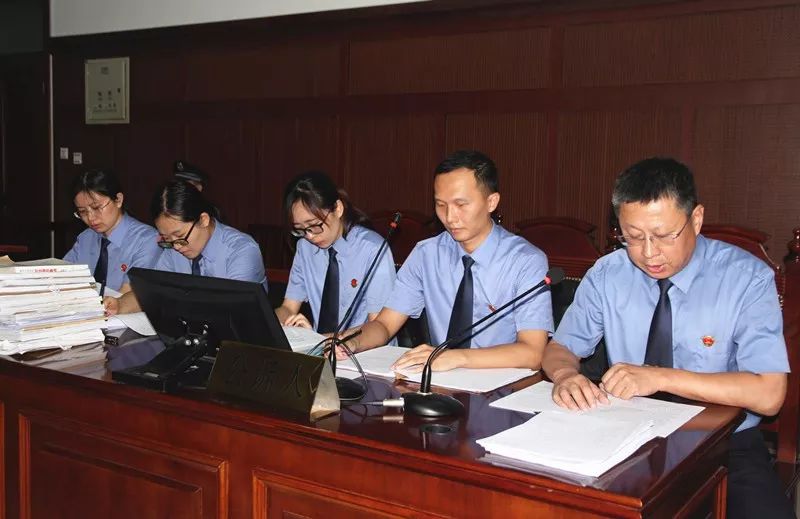 章丘区人民法院开庭审理刘惠明等九人涉嫌黑社会性质组织犯罪案件