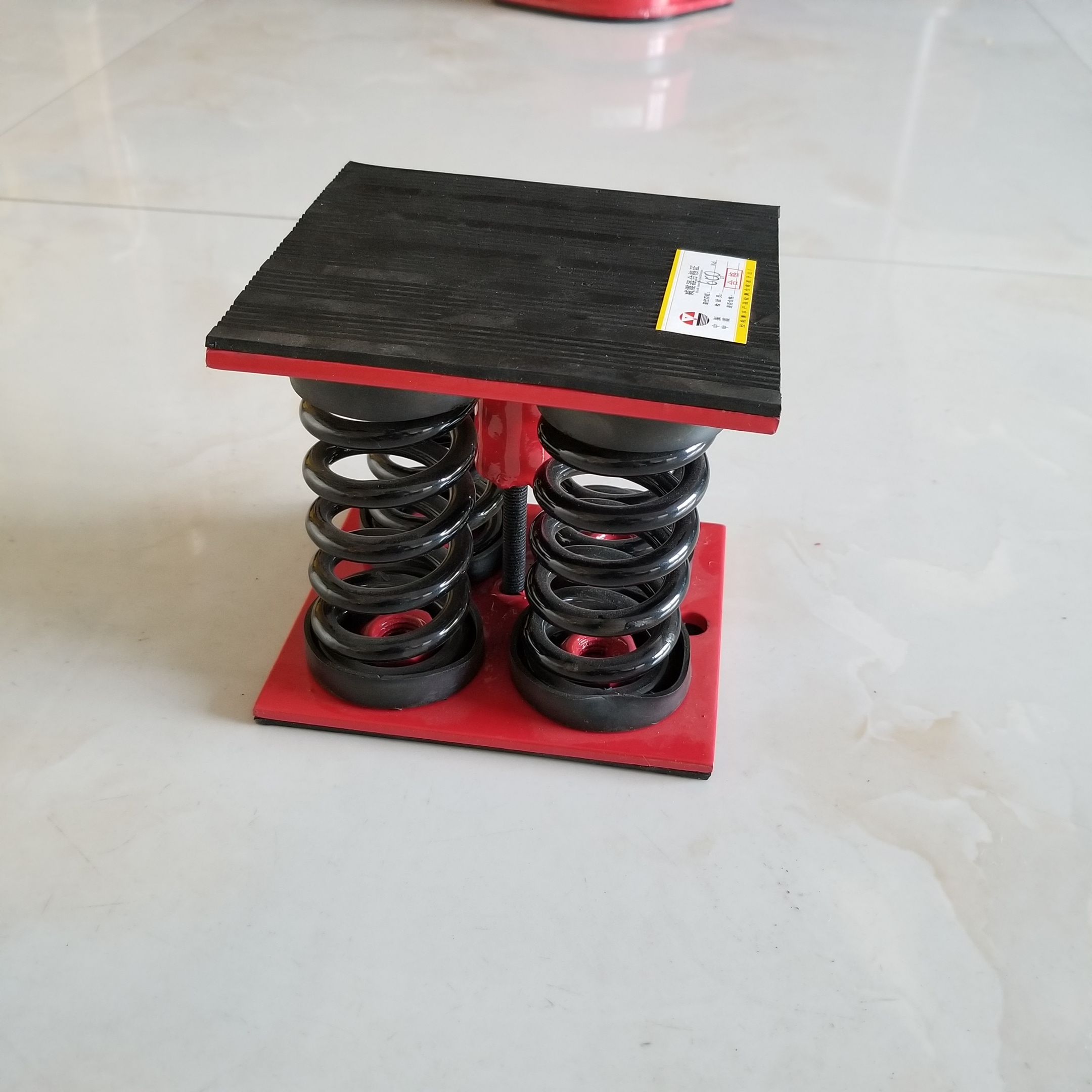 选择安装弹簧减震器的要具备的条件